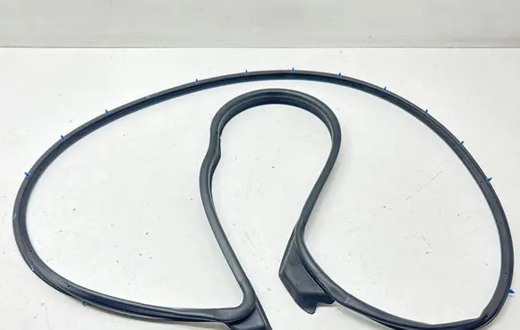 KIA EV6 Rubber seal front door (on door) CVDFBUR1 CVDFALR1