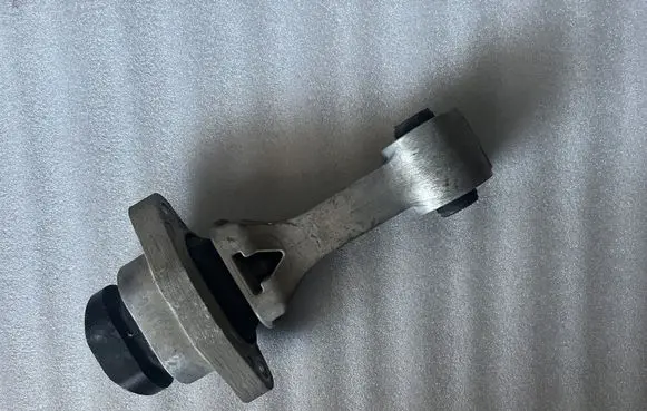 KIA Niro Engine mount bracket 21950G2000