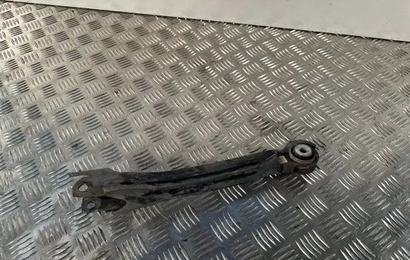 Rear control arm