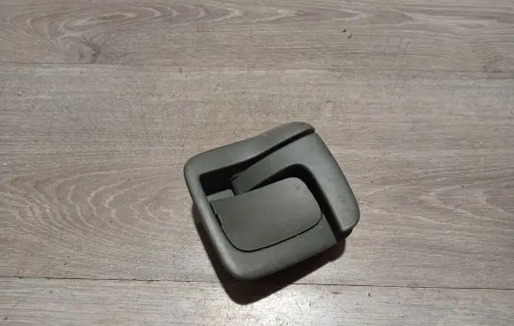 Volvo S60 Engine bonnet (hood) release handle 8650740
