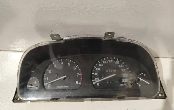 Subaru Impreza I Speedometer (instrument cluster) FS0173 85012FA20 12520A