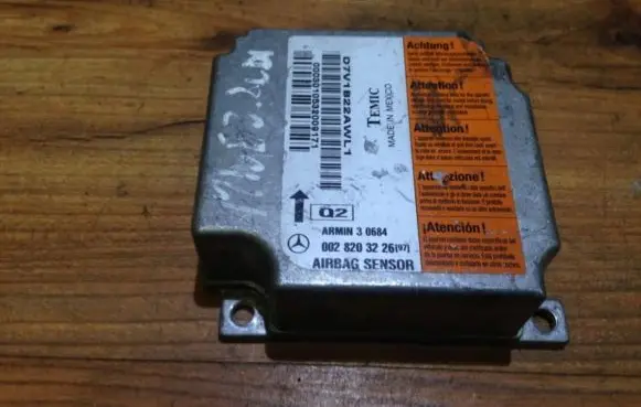 Mercedes-Benz E W210 Airbag control unit/module 0028203226 d7v1b22awl1