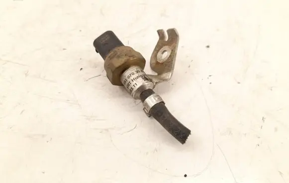 Mercedes-Benz C W204 Fuel pressure sensor A6510703981 6510703981