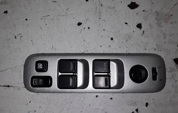 Suzuki Aerio Electric window control switch 59J10 2224T