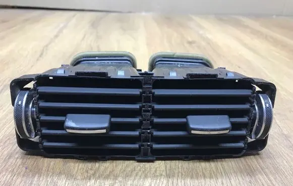 Land Rover Range Rover Sport L494 Rear air vent grill EJ32014A22AA