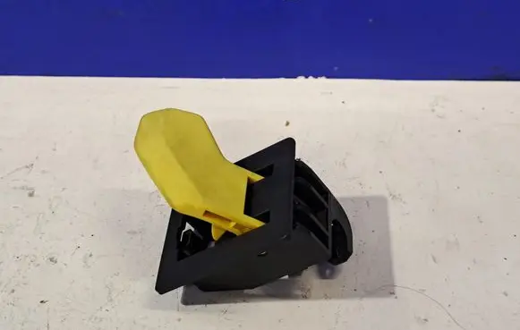 Polestar 2 Engine bonnet (hood) release handle 31688340