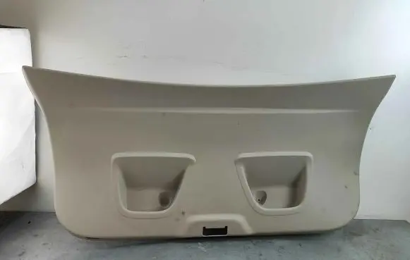 Tailgate trim