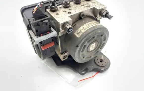 Volkswagen Golf VII ABS Pump 3Q0614517AA