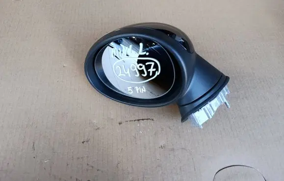 Mini One - Cooper R56 Front door electric wing mirror 