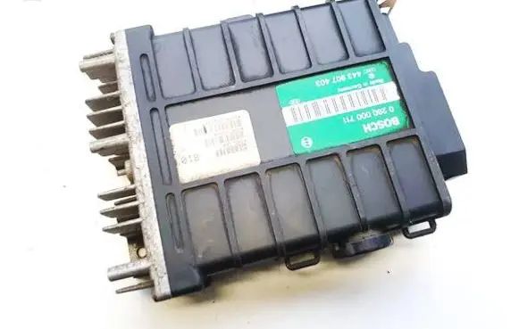 Volkswagen PASSAT B3 Engine control unit/module 0280000711 443907403