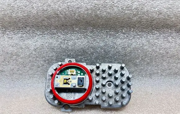 BMW X5 F15 LED ballast control module 1305715084 140215 707881