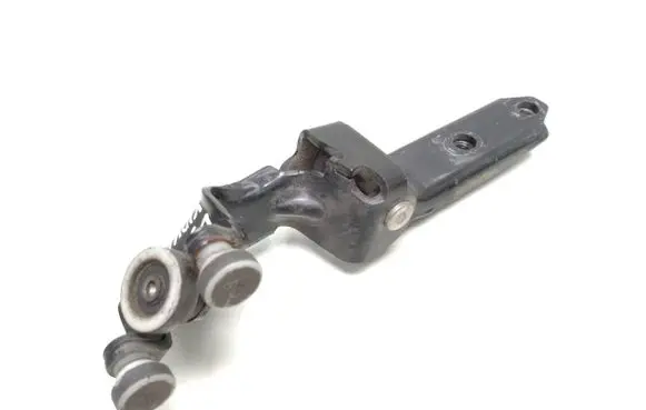 Volkswagen Transporter - Caravelle T5 Sliding door middle roller runner 7H0843336D 107H