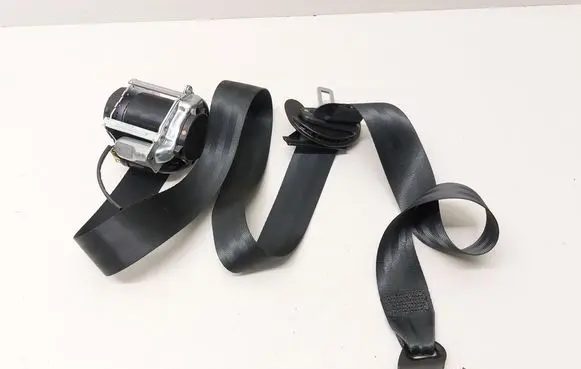 Ford Focus Front seatbelt