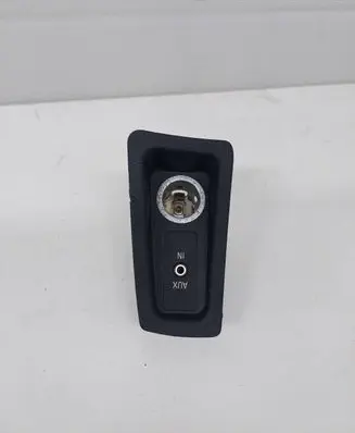 BMW 1 E81 E87 AUX in-socket connector 6930561