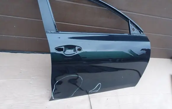KIA Ceed Front door
