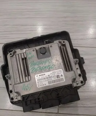 Peugeot 208 Engine control unit/module ECU 0281030546