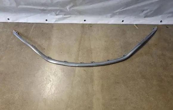 Chrysler Pacifica Front bumper splitter molding 5SD03TRMAD FC00AAM57782