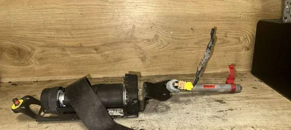 Volvo XC70 Front seatbelt 30734732