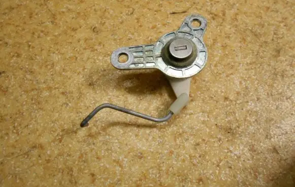 Maserati Quattroporte Front door lock (next to the handle) 