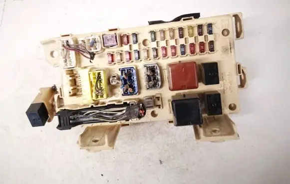 Toyota Avensis Verso Fuse box set 8922144030 89221-44030