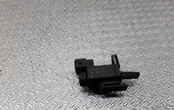 BMW 5 E39 Turbo solenoid valve 1742712