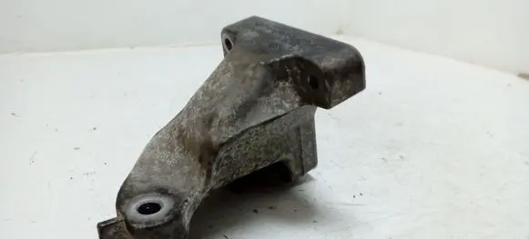 Mercedes-Benz C W203 Engine mounting bracket A6422230004