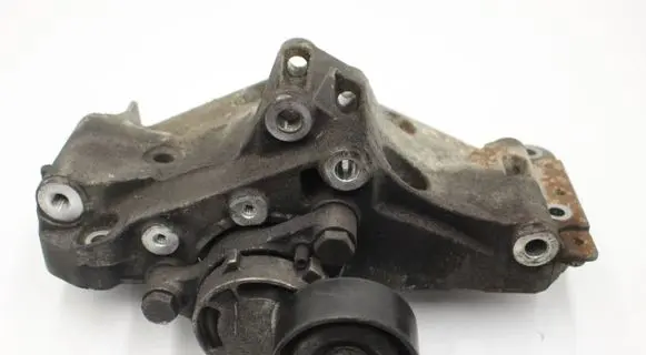 BMW 5 F10 F11 Generator/alternator bracket 7619250 18095810