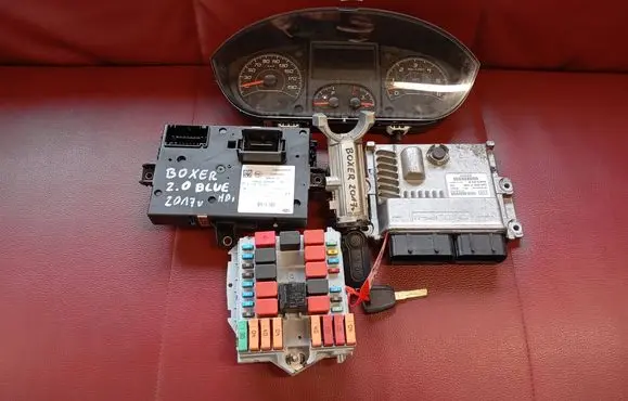 Peugeot Boxer Engine control unit/module 9809447780 9692366180 28555221