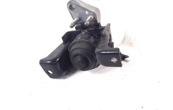 Toyota Corolla Verso AR10 Engine mount bracket 12305-0D051