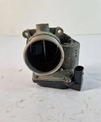 Volkswagen PASSAT B6 Electric throttle body valve 06F133062J