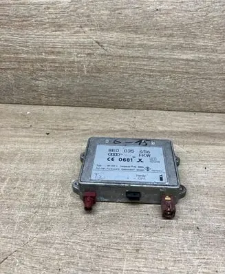 Audi A6 S6 C5 4B Aerial antenna amplifier 8E0035456
