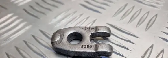 Renault Clio III Fuel Injector clamp holder 8090 543