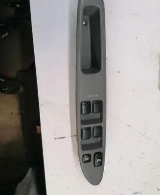 Toyota Avensis Verso Electric window control switch 8404044030