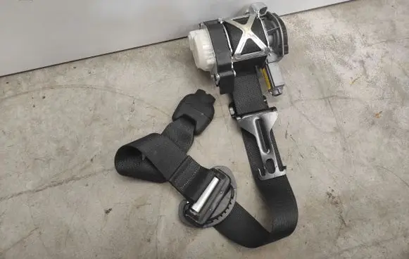 Ford Explorer V Front seatbelt DB5378612D34AF