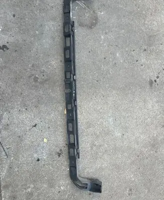 Volkswagen PASSAT B6 Front bumper mounting bracket 3c5807863