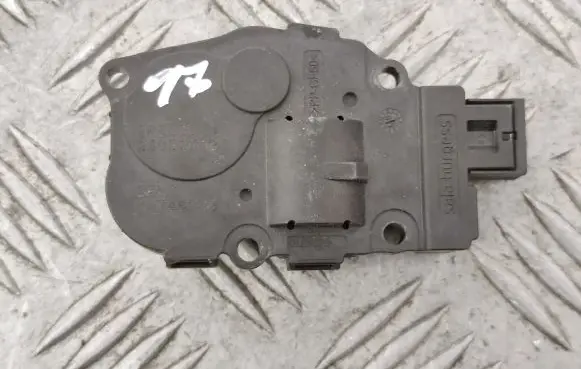 Audi A5 8T 8F Intake manifold valve actuator/motor K9749005 EFB330