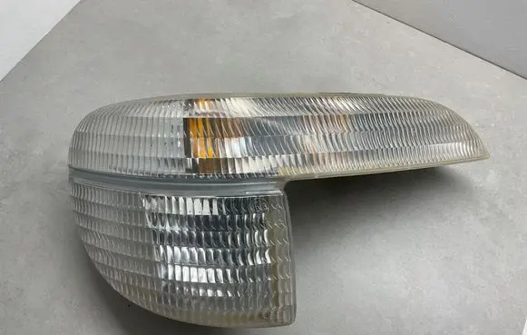 Ford Explorer Front indicator light E1301472602 44ZH1013