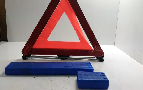 BMW 5 E60 E61 Emergency warning sign 1095457