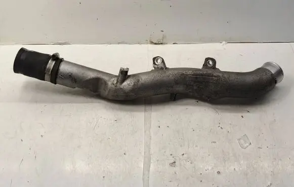 Toyota Avensis T270 Intercooler hose/pipe 1736126050 1734126101