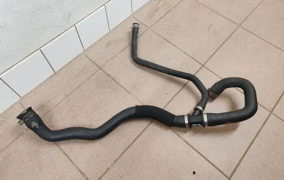 Volvo V50 Engine coolant pipe/hose