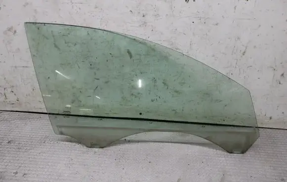 Volvo V50 Front door window glass four-door