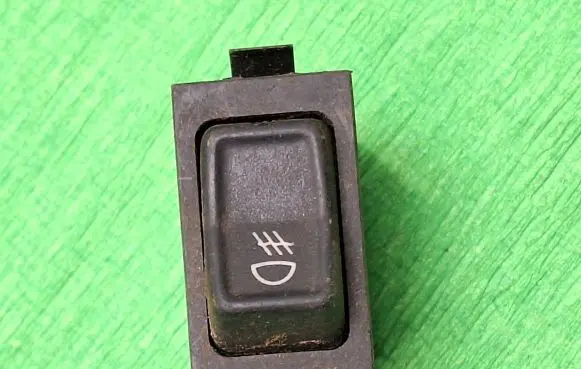 Fog light switch