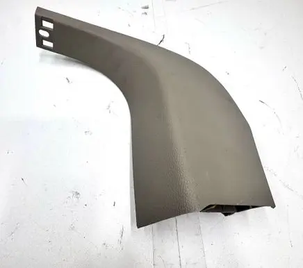 Foot area side trim