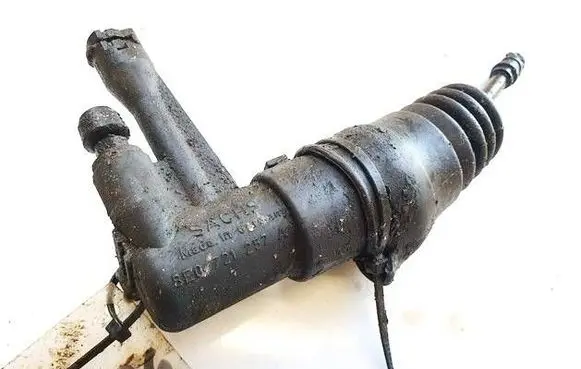 Clutch master cylinder