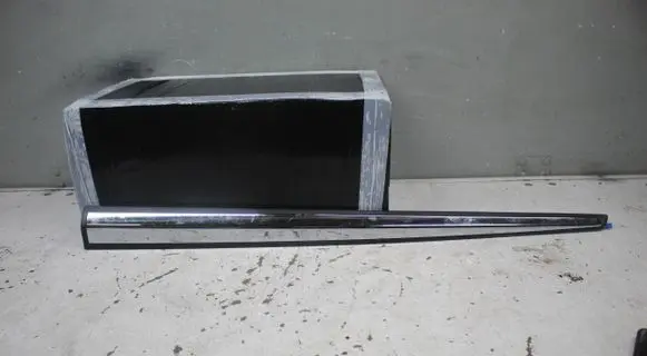 Suzuki Vitara (LY) Front door trim (molding) 