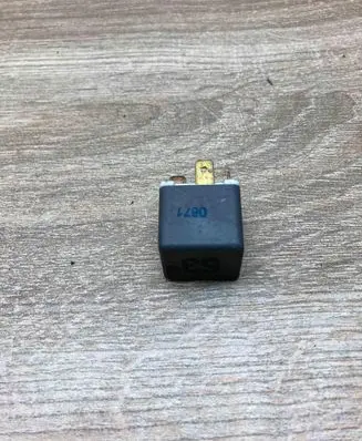 Volkswagen Golf IV Other relay 141951253B
