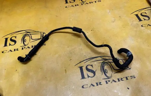 Porsche Macan (95B) Engine coolant pipe/hose 06L121081K