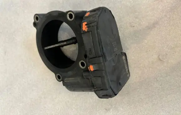 Mercedes-Benz E W212 Throttle valve A6510900470 6510900470