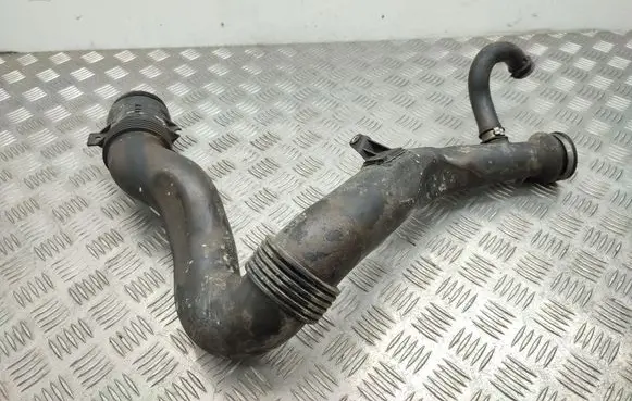 Land Rover Discovery 3 - LR3 Intercooler hose/pipe PHB500082