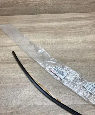 Toyota RAV 4 (XA20) Rubber seal loading door window/glass 7557342020